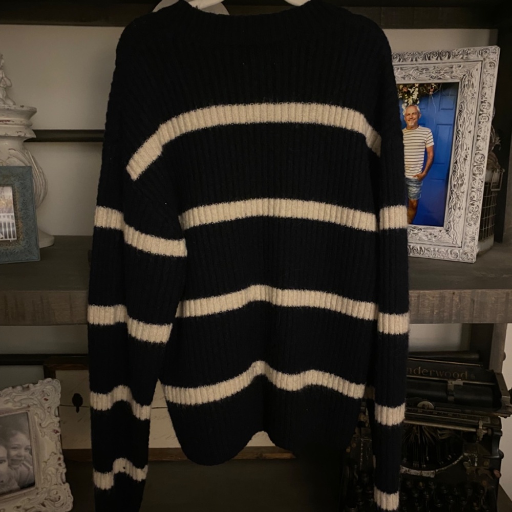 Sweater - Picture 2 of 2